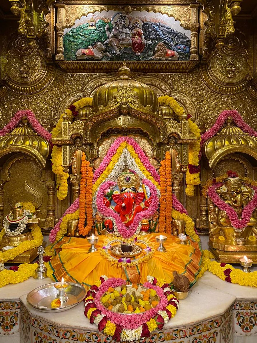 banke_shri's tweet photo. जय श्री सिद्धिविनायक 💛🙏 https://t.co/UIqWrUr5sR