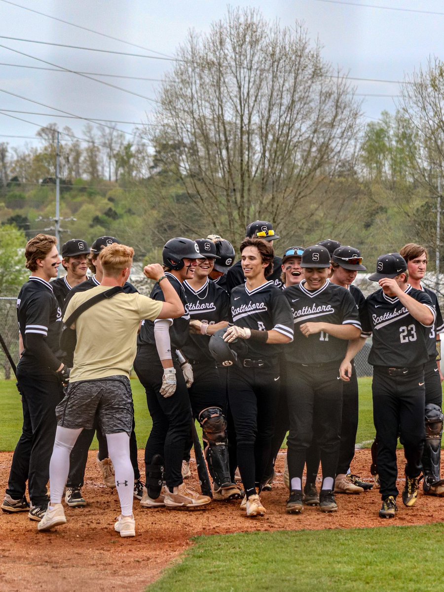 Scottsboro High School Baseball (@shsbaseball4) on Twitter photo Huge 10-1 win tonight over Buckhorn!
<a href="/LandonGrider/">Landon Grider</a> with a 3-3 night with two doubles. <a href="/CollinPerkins4/">Collin Perkins</a> gets on the board with a backside π£ and another 3 run home run from <a href="/ColtonAtkinson8/">Colton Atkinson</a> Huge 10-1 win tonight over Buckhorn!
<a href="/LandonGrider/">Landon Grider</a> with a 3-3 night with two doubles. <a href="/CollinPerkins4/">Collin Perkins</a> gets on the board with a backside π£ and another 3 run home run from <a href="/ColtonAtkinson8/">Colton Atkinson</a>