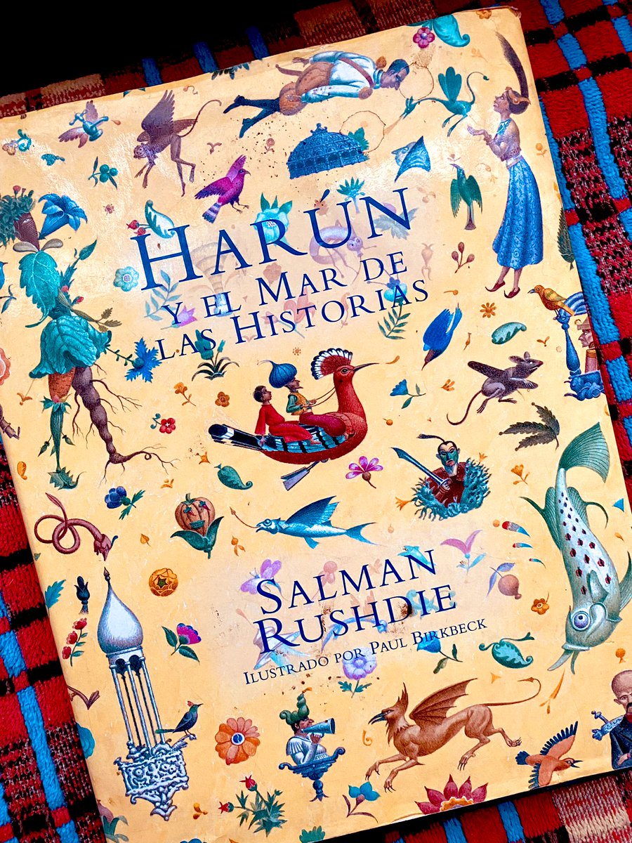 Elmonoconalas's tweet photo. Hoy 23:59:59 en vivo en @Reactor105 con un mar de historias de @SalmanRushdie , “Apuntes Trasatlánticos” de @Cerdoenlaplaya y música para compartir la noche. ¿Se apuntan? (Son vacaciones, no hay pretexto).

#ElOrdenDelCaos https://t.co/Q5uH1gJ4yE
