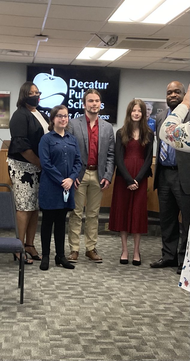 JeffDase's tweet photo. #DPSPROUD DPS Black History Essay Winners with Superintendent - Dr. Clark ⁦@SuptDPS61⁩ and P-12 Director of Teaching &amp; Learning - Marques Stewart ⁦@Mstewart_2u⁩ Great initiative by our Dynamic Curriculum Coordinator - Brenna Tripp @BrennaTripp9⁩ Great job! 👏🏾 https://t.co/ka3nytAXbv