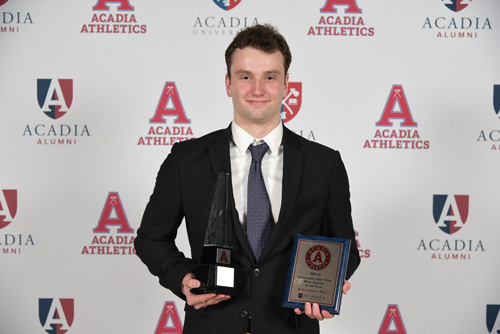 AcadiaAthletics's tweet photo. 👏 Congrats to @AcadiaSwimming Bo Stokesbury-Price who was named the @AcadiaU Outstanding First Year Male Athlete of the Year 👏

🔗 READ MORE - https://t.co/V79kjYUSxA 

 Take a peek at our major award winners &amp; team award winners.

#GoAcadiaGo #AcadiaProud #GoAxewomen #GoAxemen https://t.co/SaveASZGBW