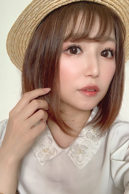 昨日の写真下まで写したら顔見えなかったから載せるわ https://t.co/Y69xz6DM8i<a href="/tag/haikaveh"class="tags"><span>#haikaveh</span></a>