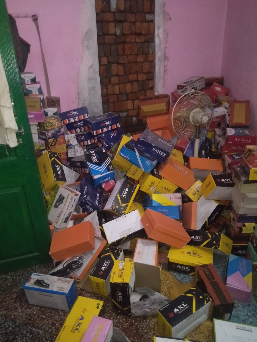 itzMrUS's tweet photo. दलित परिवार पर बल, शासन एवं धन का दुरूपयोग !! 
@myogiadityanath @myogioffice @CMOfficeUP Honorable Sir! Pls help my poor victim Scheduled Caste Family. I learnt All are equal, where is equality ?
We r helpless &amp; Police is not helping us.
Yours truly !
 #दलत_परिवार_पर_अत्याचार https://t.co/aGKuHSIYdg