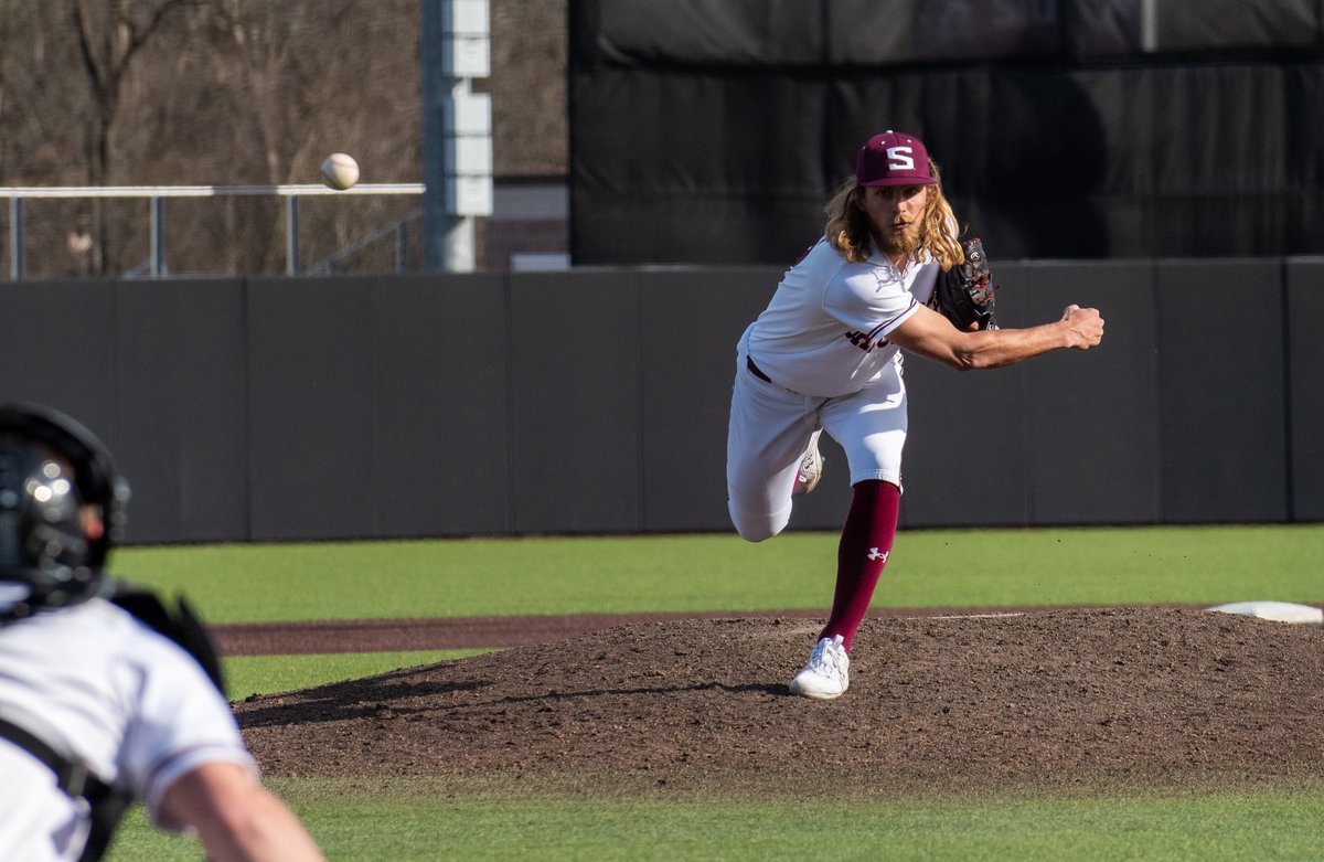 SIU_Baseball's tweet image. Big time pitching out of the 'pen.

» @JordanMGould10 | 1.2 IP | 3 H | 0 R
» @SteidlMatthew - strikeout to get us out of 1st/3rd in the 6th.

7th inning stretch time. (SIU 3, SEMO 2)