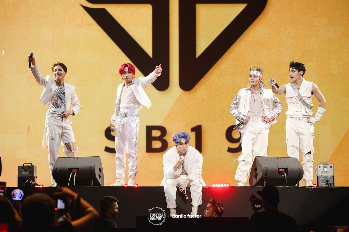SB19_ATINph's tweet photo. SB19 delivers iconic performances at the PPOPCON Concert 💙

📸 @manilaconcerts | danilo factor

SB19 BACK IN THE BIG DOME
@SB19Official #SB19at2022PPOPCON 
@PPOPCONVENTION #2022PPOPCON 
#PPOPCONatTHEBIGDOME https://t.co/cMjuqoYheR
