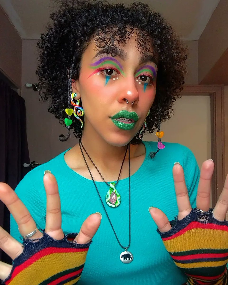 ChlorisTheFairy's tweet photo. do i look like a joke to you? (☉｡☉)🌈
~
Products: @ColourPopCo (fade into hue palette) https://t.co/pfG8l8VKsL