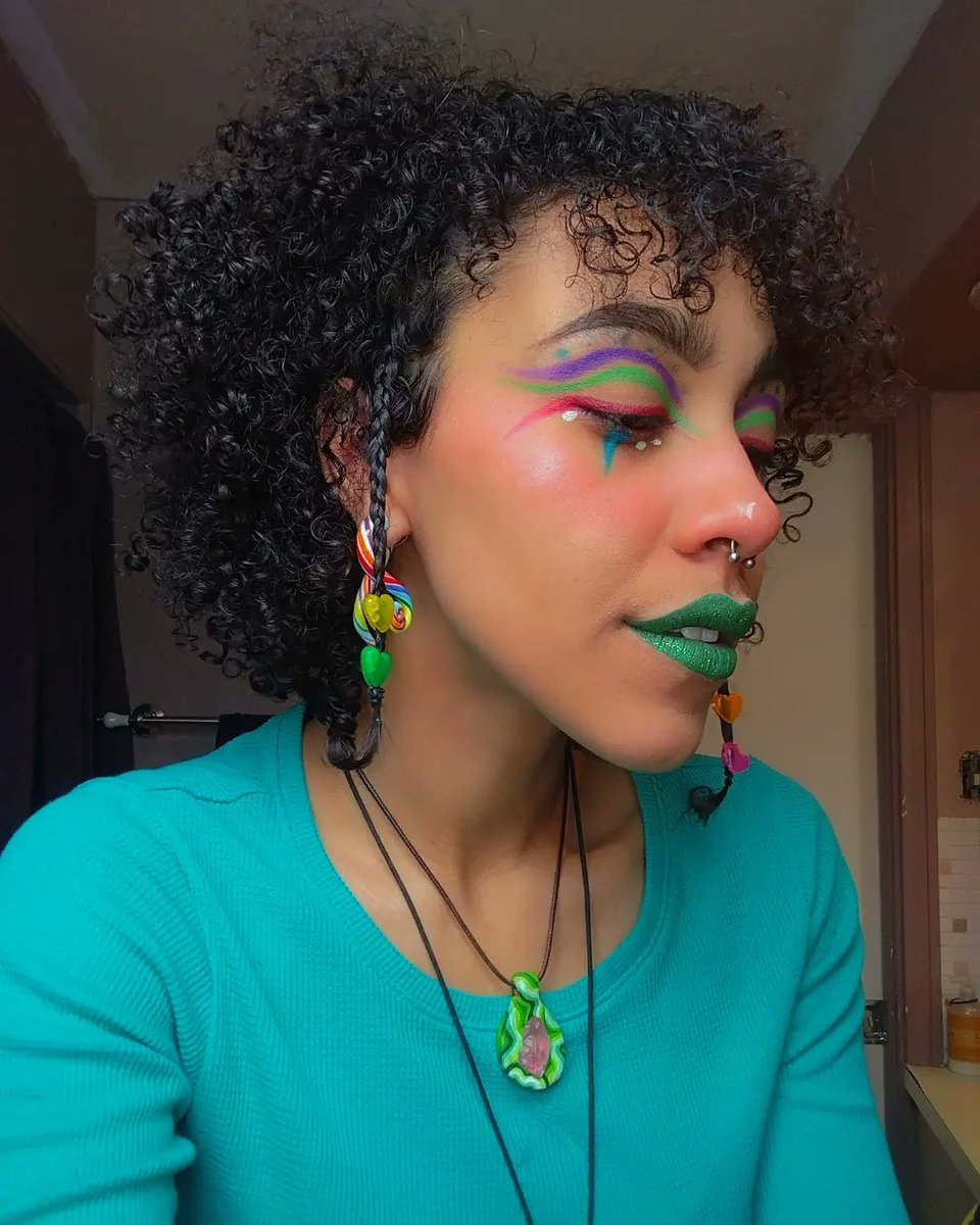 ChlorisTheFairy's tweet photo. do i look like a joke to you? (☉｡☉)🌈
~
Products: @ColourPopCo (fade into hue palette) https://t.co/pfG8l8VKsL
