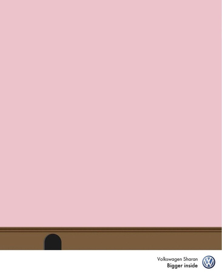 TeesideJ's tweet photo. This advertising school project from Zink Project in Madrid, Spain used eye-catching color to fill in lots of “white” space. Relying on a blanket of color for more than 75% of the ad’s size gets these Volkswagen Sharan advertisements noticed.

#volkswagen #volkswagenadvertisement https://t.co/bdIWZxuhWb