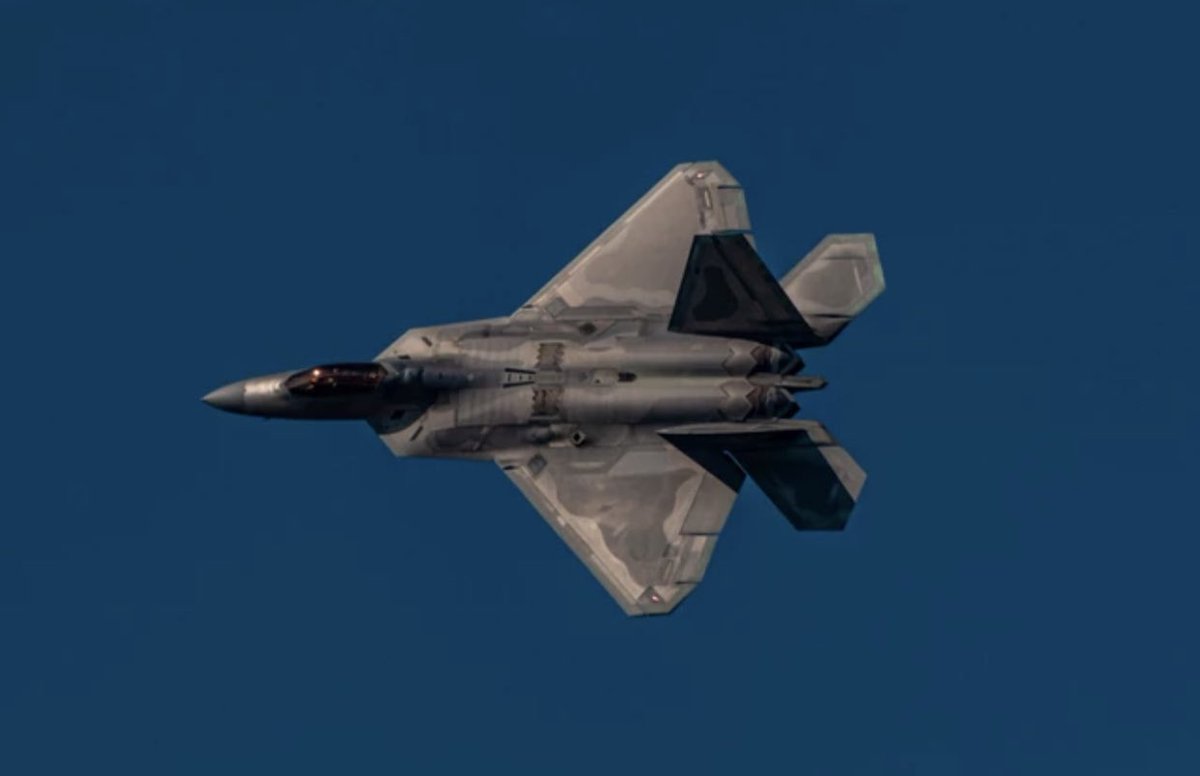 PucaraD's tweet image. Últimas fotos de @FIDAE_OFICIAL 2022:
#FIDAE2022 @Carabdechile @fadea_oficial #pampa #ia63 @usairforce #f22 #raptor @LockheedMartin @lmnews #photography #Aircraft #caza #fotografia #airphotography 

pucara.org/post/fidae-202…