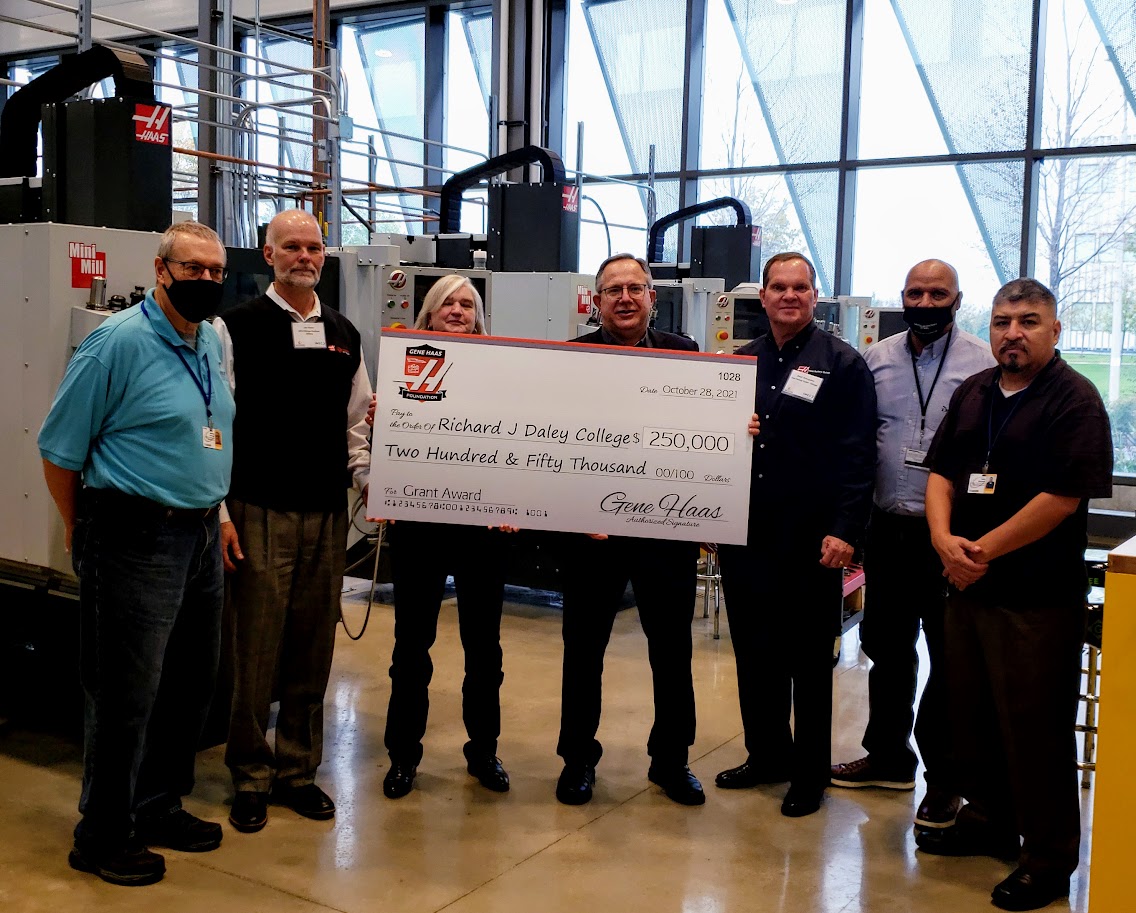 ChiCityColleges's tweet photo. Proud to announce that with the support from @Kathy_GHF, @DaleyCollege will be able to provide no-cost training #workshops and #summercamps for adults &amp; youth interested in #computernumericalcontrol, #machining, and #manufacturingengineering #technology.

https://t.co/y0Cyi4HDjd https://t.co/O5Toju9ajr