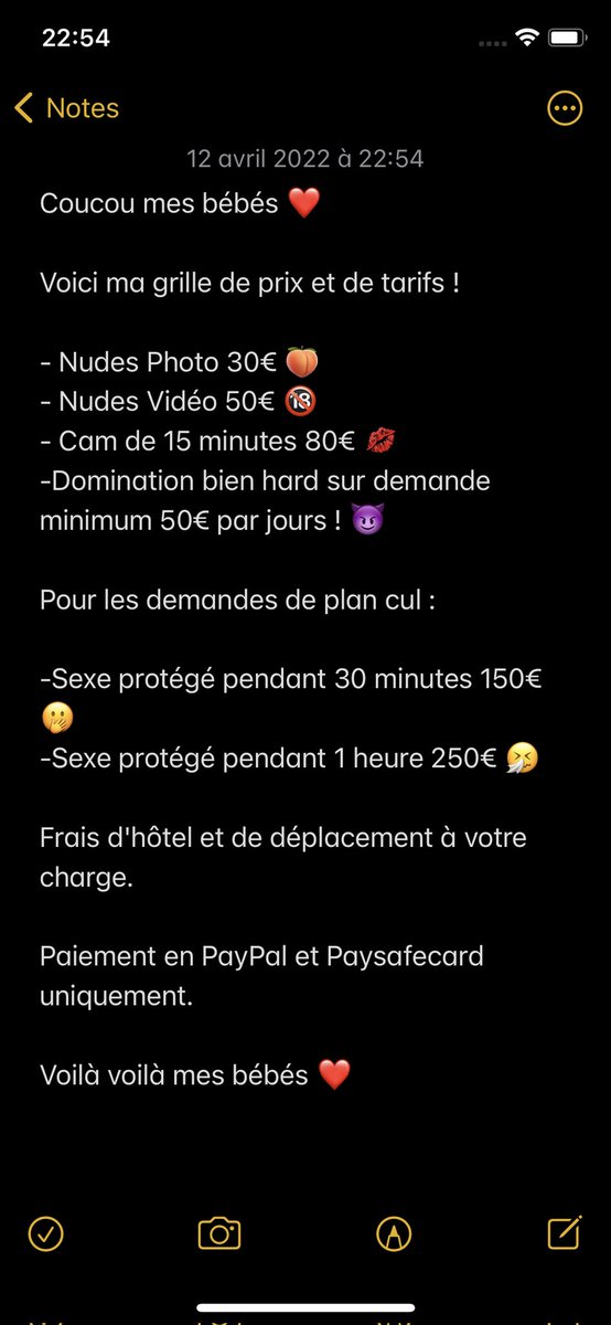 louise_hub's tweet photo. Hello mes bébé !! ❤️ Voici mes tarifs parmis les RT et Like j'enverrais 3 nudes. 🤭🔞 https://t.co/aj1cs7WgOb