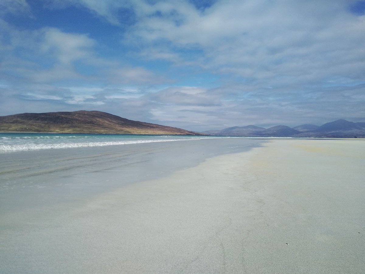 Strathview1's tweet image. Luskentyre today... A treat to see some sunshine...💙
#isleofharris #VisitScotland #outerhebrides
#scotland