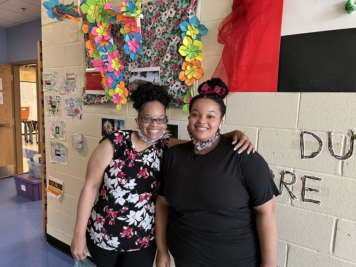 WalterBickettES's tweet photo. Reconnecting with WBES families at the International Night! 🇪🇬🇮🇹@Renee_McKinnon1 @WalterBickettES @UCPSNC @AGHoulihan @elenia_daniels https://t.co/xSaTUoVz6a