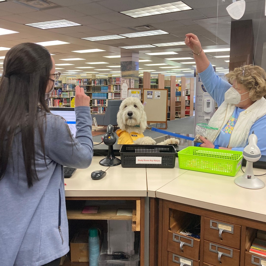 EHCLibraries's tweet image. This weekend the Library&apos;s hours are going to look a bit different! Friday, April 15th - Sunday, April 17th the #KellyLibrary will be closed for the Easter holiday. If you need to meet with a Librarian or locate resources before the weekend, swing by the Library today!