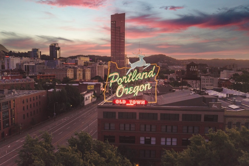 LysaCatlin's tweet photo. 10 Pros and Cons of Living in Oregon https://t.co/BPLcgFe39X
