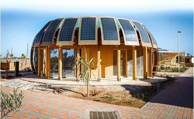 nfdampf's tweet photo. Es geht um Bauen bei #Lanz
#Hanfhaus mit PV ist die Zukunft https://t.co/TyTfXHyO29