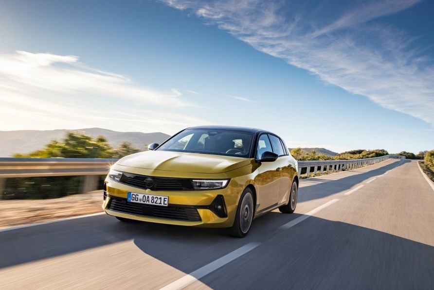 Riwal888's tweet photo. Riwal888 - #Blog: All-New #OpelAstra 💛 with #IntelliAir for optimum interior air quality 🌬️
#Qualcomm #PurePanel #OpelDesign #ThisIsOpel https://t.co/ub39vGhjlW https://t.co/9TXx17pwv5