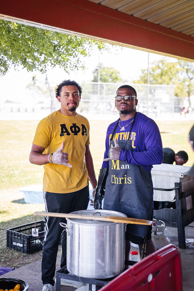 pvalphas's tweet photo. Thank you to everyone who came out to the #KrawPHishBoil🦞 We were able to give out 700+ lbs of free crawfish to the student body
#PVSPRINGFEST2k22 https://t.co/IqUHIwkLFR