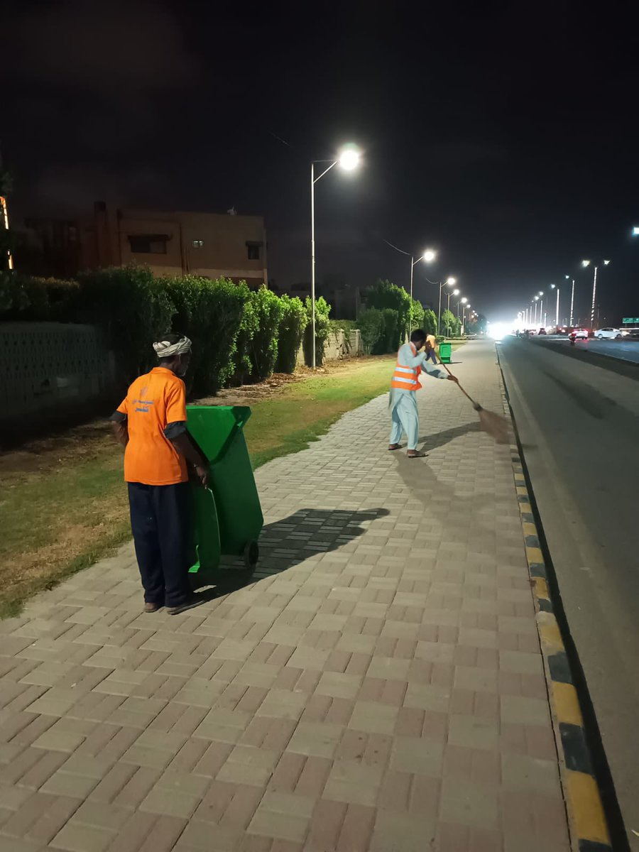 BoardClifton's tweet photo. Sweeping work at abdul sattar avenue Seaview Ph-V.
#Pakistan #Sindh #Karachi #DHAKarachi #Clifton #CBCEngingeering #CantonmentBoardClifton #CBC #cleangreencliftondha 
#cbcwork https://t.co/3KNvW9E4HT
