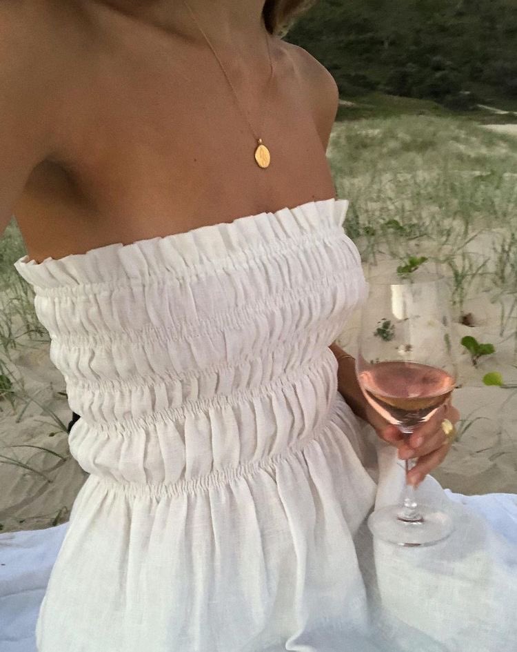 fasshionlover's tweet photo. - dreaming about summer https://t.co/bWw92JPfWs