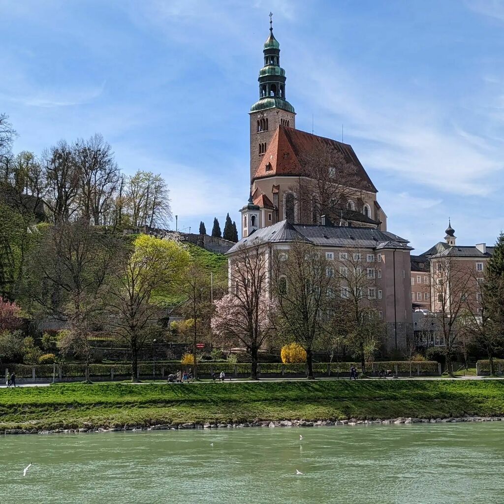 xafbcn's tweet photo. Escenes de #Salzburg #Austria #Österreich #Travel #TeamPixel6 https://t.co/PI2fhJuO2G https://t.co/mxGL84trsn