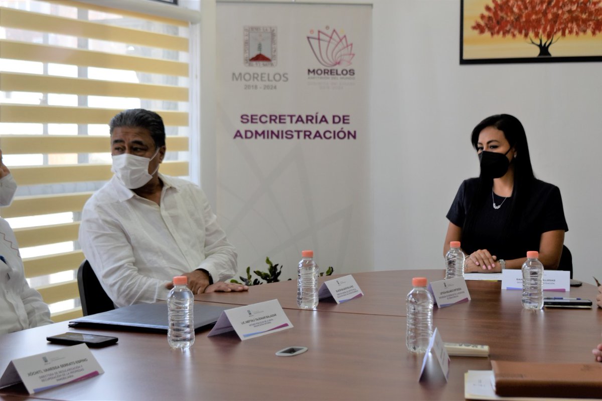 GobiernoMorelos's tweet photo. Celebra Secretaría de Administración firma de transmisión de propiedad de inmuebles en favor del @iebem 

•En las propiedades, actualmente están en funcionamiento ocho centros de trabajo en materia educativa
https://t.co/KDGyDLScc7 https://t.co/E5iK4O3x7a