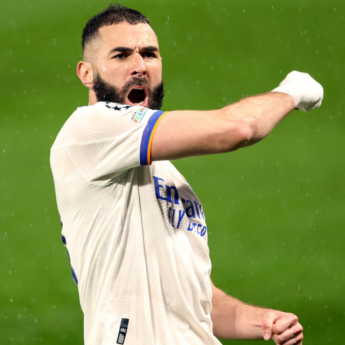 InvictosSomos's tweet photo. Karim Benzema registra ¡¡38 GOLES Y 13 ASISTENCIAS!! en 38 partidos disputados en la presente temporada con el Real Madrid. El mejor momento de su carrera. El mejor futbolista del mundo en la actualidad. ARTISTA DEL JUEGO. https://t.co/u9qgyR7y0i