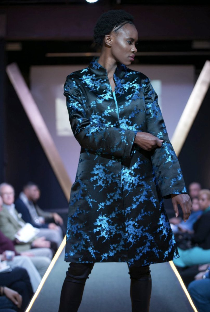 DeWaalPR's tweet photo. Who knew actor #DaphneMaxwellReid was an accomplished seamstress? Check out her custom made coats made from Chinese silk brocades and swing coats at https://t.co/BGFlCddeLP  #FreshPrince #BelAirs @DMRFreshPrints https://t.co/udAS1cxCSt