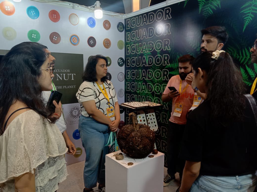ProEcuador_'s tweet photo. Segundo día de participación en #FABShow 2022 en Mumbai. La tagua ecuatoriana, también llamada #NuezDeMarfil, atrae a importadores de la India y de otros países de Asia por considerarse un material amigable con el medioambiente y socialmente responsable para la industria de moda https://t.co/sX15wsqq65