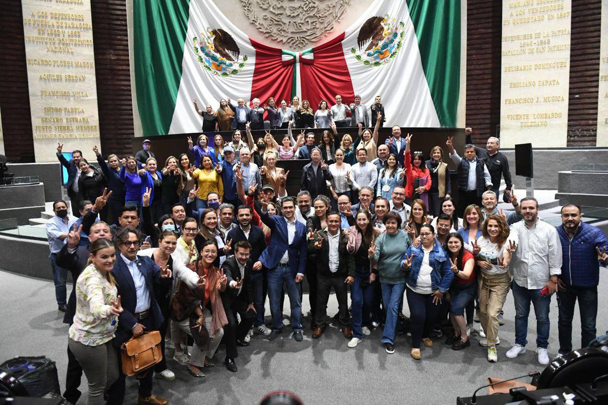 📰 COMUNICADO DE PRENSA 

Todo el respaldo a nuestros Diputados Federales que están listos para enfrentar la destructiva, contaminante y regresiva #LeyBarlett

#ElPANEstáAquí

🔗
pansonora.org.mx/el-pan-sonora-…