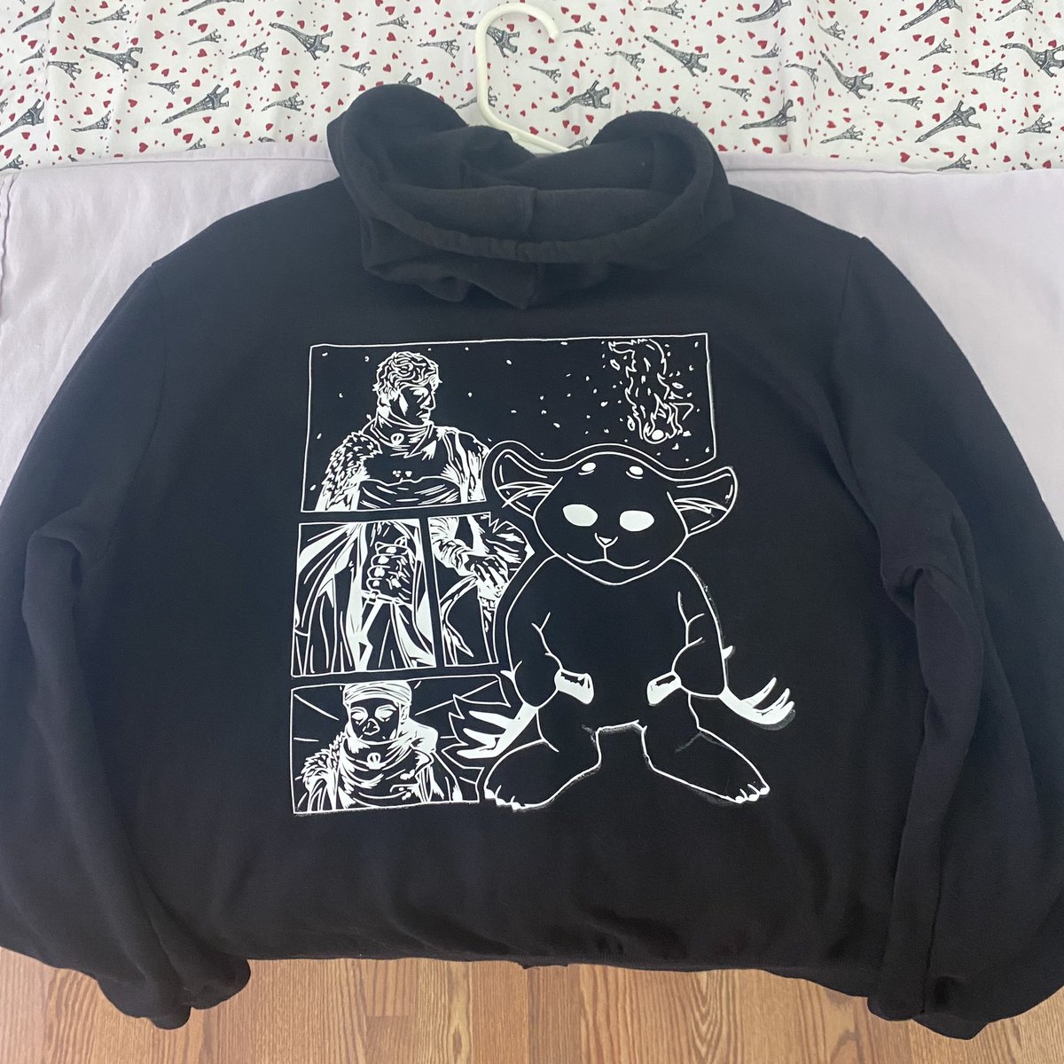 twoonpi's tweet photo. JOIN THE CLUB
.
.
.
.
@twentyonepilots rlly liked what u did with the outside mv, just took some inspo from that and reimagined my own. Does this count as clique art? Anyways love my new sweater :) https://t.co/V7uldaVlAK
