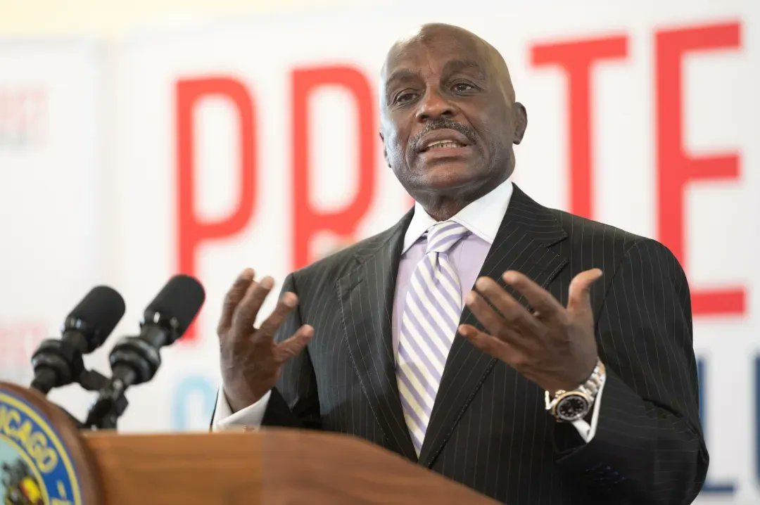 BlockClubCHI's tweet photo. BREAKING: Loretto Hospital's top leader is out.

CEO George Miller has left the West Side hospital as it is being investigated by the FBI.

His departure comes after Block Club revealed the hospital vaccinated ineligible people with ties to administrators. https://t.co/A2RXapqdYp https://t.co/tBM45SCTxR