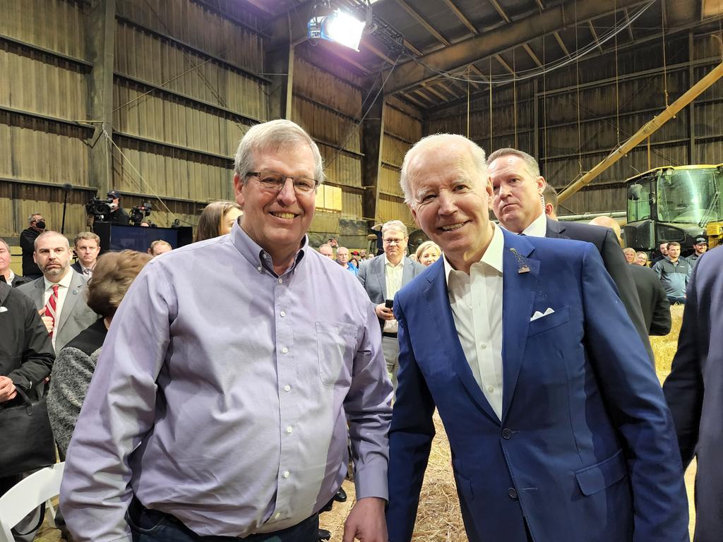 BRohwer's tweet photo. Thank you, Mr President for your follow through support of bio fuels to help clean the air and reduce the cost of fuel for consumers with year around e15 sales. https://t.co/16Kced07Pi