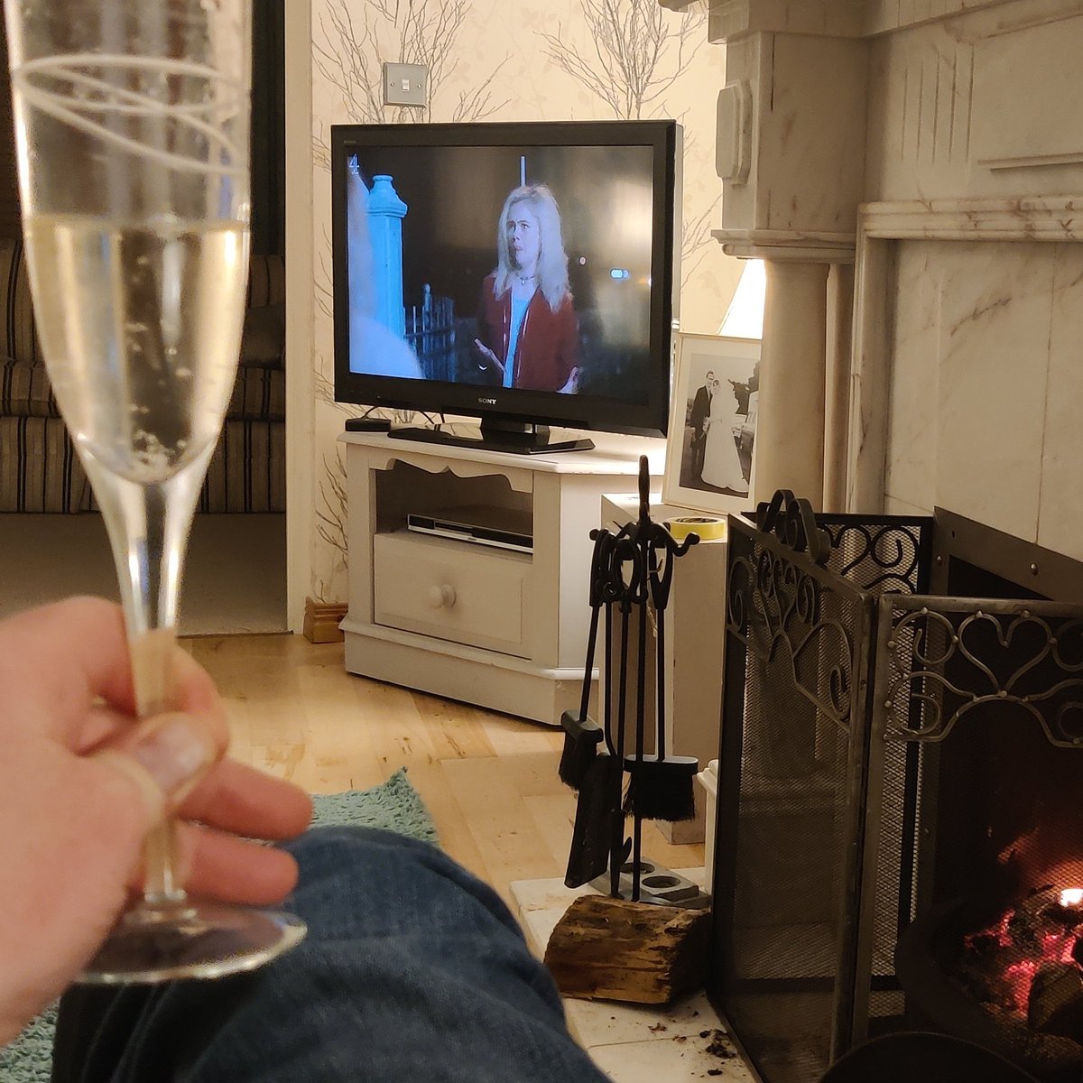 Where better to watch #theDerryGirls on <a href="/Channel4/">Channel 4</a> than #DerryCity itself!
Great start to season 3!