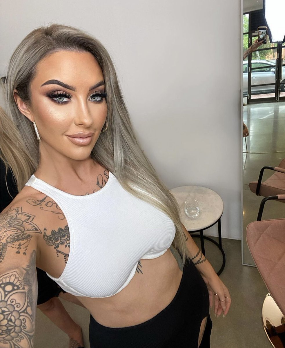 GodQarinhah's tweet photo. Stare into my green eyes puppet.

Your clitty will leak while I drain every cent you’ve made slaving away 9-5.

It’s alright cutie, accept yourself🤭

Catfish | Findom | PayPig | Femdom | Ripoff | ScamAddict | CatfishFindom | ForcedIntox | Cuck | Sissy | Blackmail | ScamFetish https://t.co/DfOpAHeTkH
