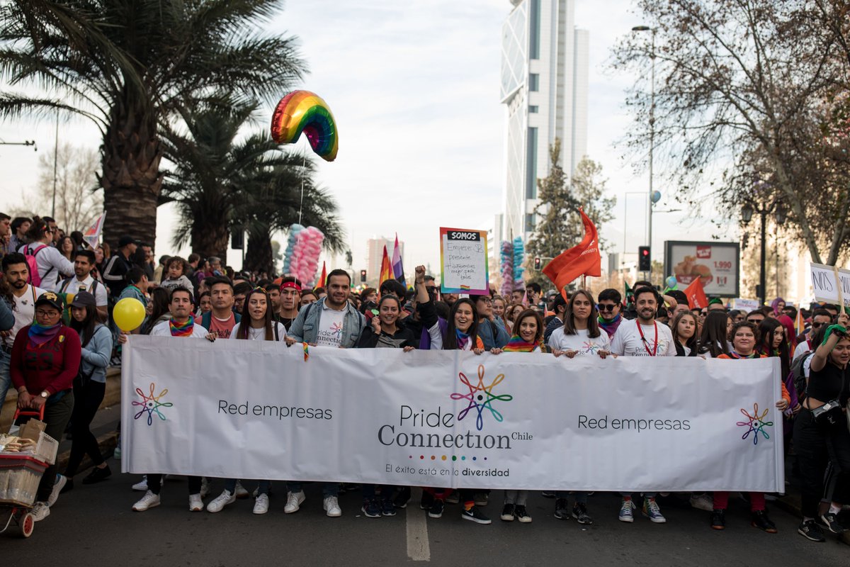 🌈 Revisa la 6° edición de la Radiografía @Pride_Chile 2022 😉 Ésta busca medir el avance de las organizaciones en diversidad e inclusión para detectar brechas y oportunidades de mejora en la gestión de procesos e iniciativas de ellas. 👉+ info aquí bit.ly/3JC2NZS
