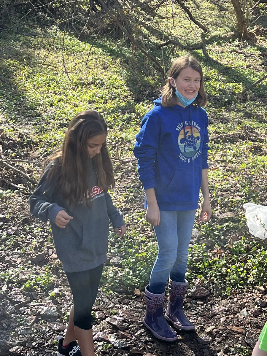 DrHydrogenHC's tweet photo. ๐Sometimes you just have one of those perfect afternoons with kids. It was today for me. ๐I loved being their teacher as they played with glee after school in the stream. #greenteam #outdooreducation #spring #streamstompers ๐ https://t.co/CIth3GamBo