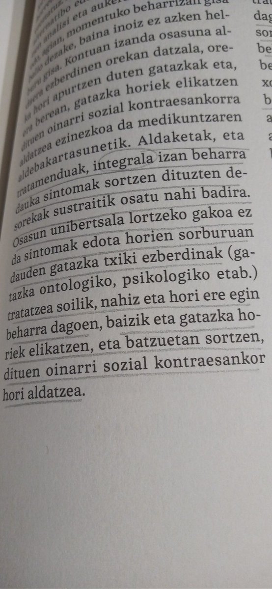 txio_ka's tweet photo. 5. Arlo psiko-sozialak badu eragina ere gaixotasunen azaleratzean, diagnostikoan zein pronostikoan, hura baldintzatuz hein handi batean. Eta ez soilik mentaletan, baizik eta guztietan. 
6. Hona hemen, nire iritziz, alea ongi laburtzen duen zatia: https://t.co/xvyWGUm1Xy