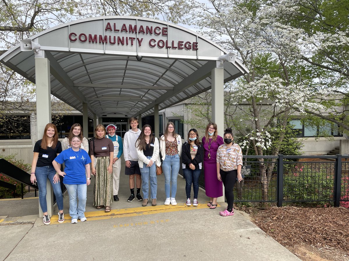 So thankful for the <a href="/AlamanceScholar/">Alamance Scholars</a> partnership with <a href="/AlamanceCC/">AlamanceCC</a> and <a href="/Elon_Ed/">Dr. Jo Watts Williams School of Education at Elon</a> Excited and blessed to be working with an amazing group of future educators!#GrowingOurAmazingTeachers