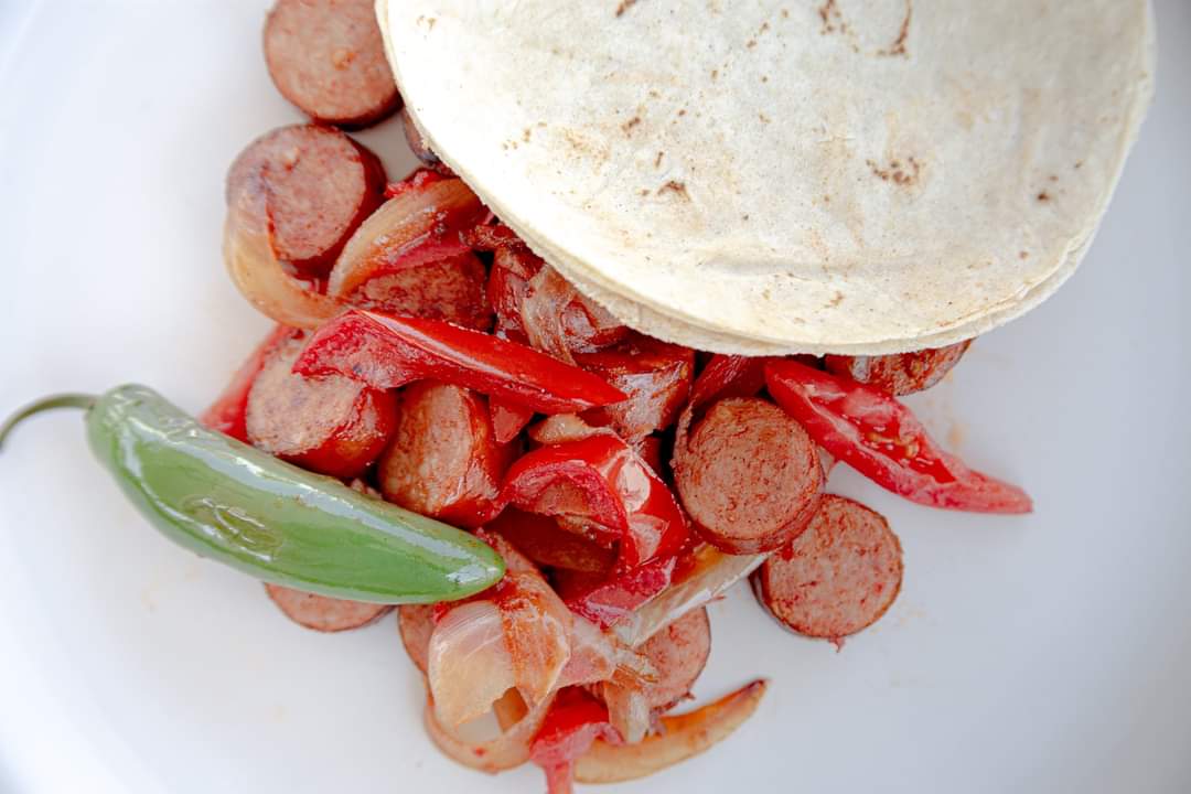 JohnsonvilleMx's tweet photo. No olvides agregar salchichas #Johnsonville a tus platillos esta semana.. 😋 🙌🏻

@chefkarinares 
@JohnsonvilleMx

#salchichas #comidacasera #Recetas #chefs 

@HEB_mexico @Costco @SamsClubMexico https://t.co/OwTwqAz7c3