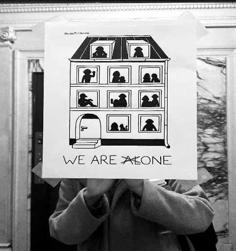 EchoesofNewYork's tweet photo. @BraydenCreation this was in nyc during lockdown in 2020, it was very comforting to read and one of my fav photos https://t.co/OCeQNVCl2f