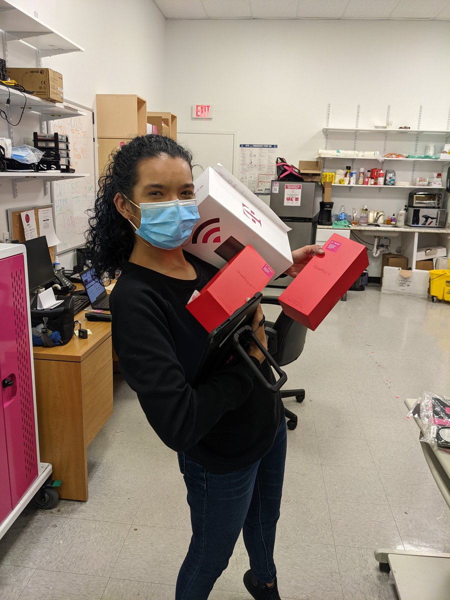 Emily came in determined to sell a HINT and she was able to accomplish her goal! Many more to come! 🔥🔥🔥