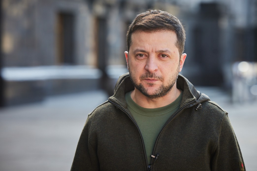 erb_owI's tweet photo. @darksideofpzdts А так виглядає НАЙВПЛИВОВІША та НАЙКРУТІША людина на планеті.

(Не хочу нікого ображати. Я просто дуже поважаю нашого президента, особливо у цей час) https://t.co/rugLiIlu6H