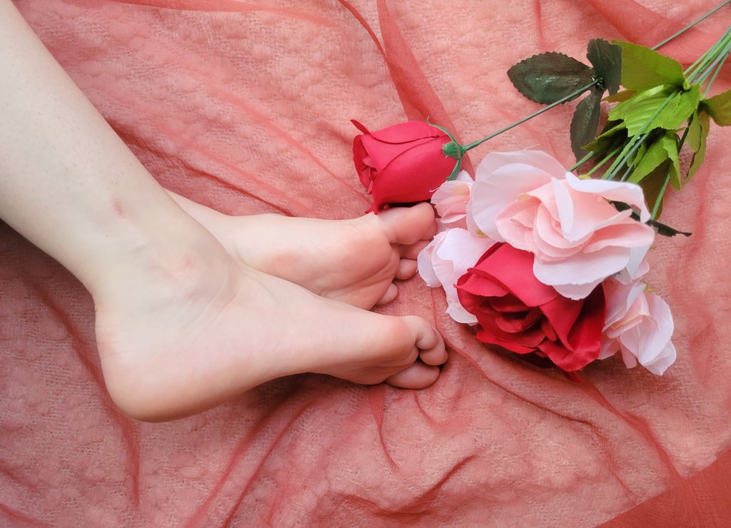 mayaxaphrodite's tweet photo. love my soles? 💋 https://t.co/kKn93g4aLQ