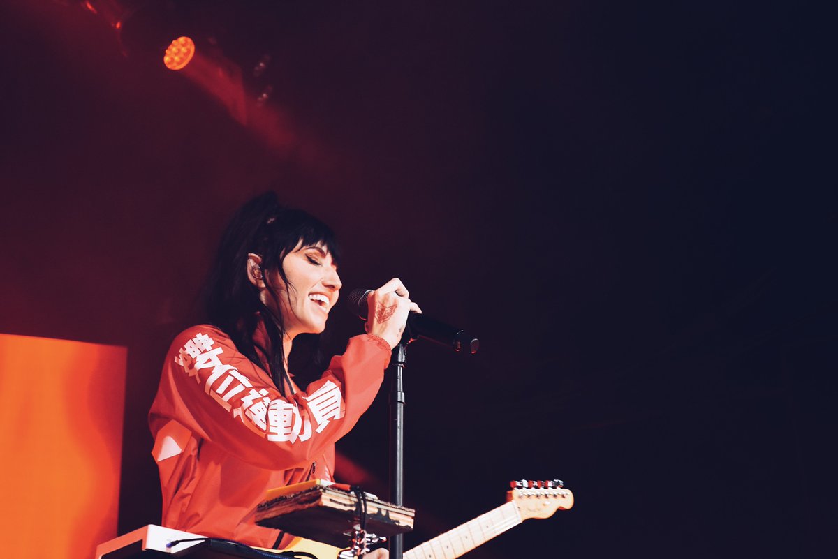 softsoundpress's tweet photo. PHOTO GALLERY: @lights played Seattle on April 4 and @ezkenz witnessed it from the photo pit! 📸 We've got photos, a review, and... ~okay okay~ we'll let you check it out for yourself: https://t.co/tMtPcV3pxx https://t.co/1tnJx9qTM2