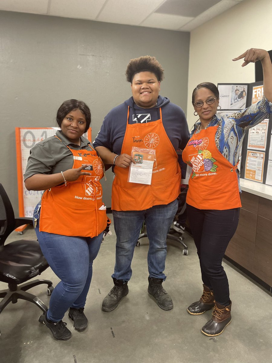 Congrats Service Desk Associate, Tavon for receiving his 3rd Homer Award! Killing CURBSIDE and LTSA/ONLINE SAT <a href="/CharlesWFisher/">Charles Fisher</a> <a href="/Jemma_ASDS0144/">Jemma Simon-Henry</a> <a href="/Eric_D_Hayes/">Eric D Hayes</a> <a href="/DontaeGlass2917/">Dontae Glass</a> <a href="/thdtunya/">Tunya Williams</a>