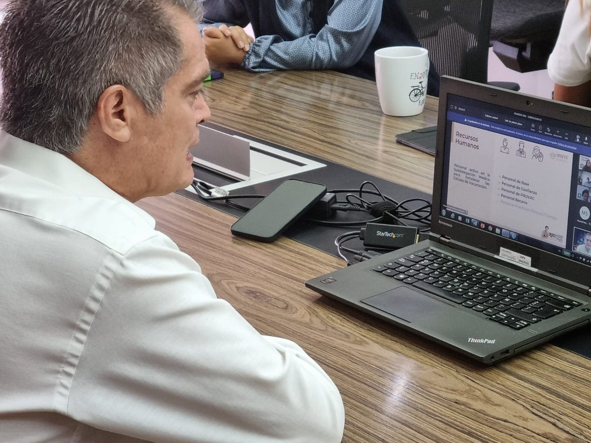 RamiroLopezE's tweet photo. Reforzamos en las 35 Subdelegaciones del @ISSSTE_mx, la Estrategia Nacional de Vacunación #COVID19 para mantener el escenario favorable de reducción de contagios.
Les invitamos a acudir a los módulos de su entidad para completar su esquema, ¡No bajemos la guardia! https://t.co/xlidj1RHUD