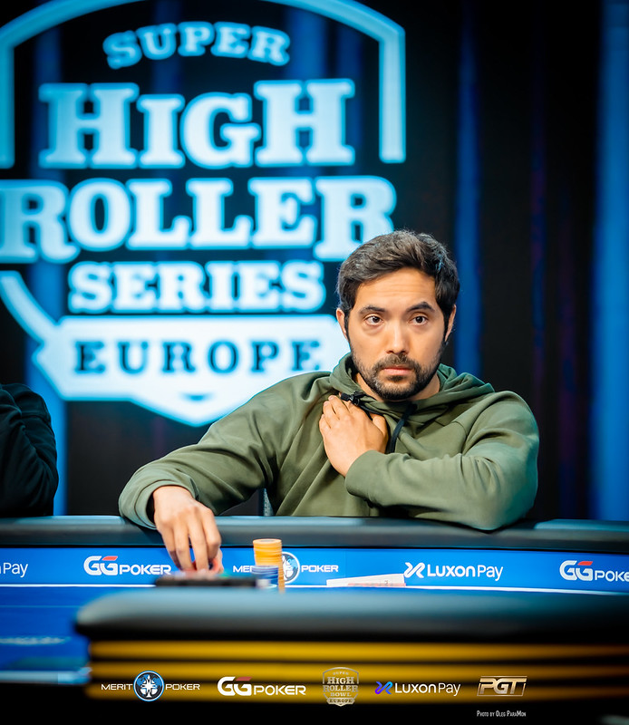 meritpokerlive's tweet photo. Super High Roller Series Europe
$50,000 NL Hold’em, $2,150,000
Players and chip counts:
1.TIMOTHY ADAMS 1 655 000
2.SAM GREENWOOD 1 395 000
3.JASON KOON  1 060 000
4.ARTUR MARTIROSYAN 710 000
5.DANIEL DVORESS 700 000
6.VIACHESLAV BULDYGIN 550 000
7.TOM VOGELSANG 380 000
#SHRB https://t.co/dNlPgAo20L