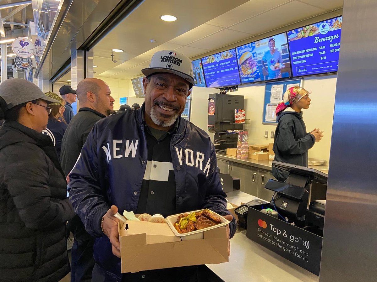 streetbirdNYC's tweet photo. It's game night and (in our humble opinion) there’s only one place to get your game day eats… Meet us at Gate 2, Section 112. #streetbirdnyc #yankeestadium #mlb #baseball #nyyankees #friedchicken #chickenandwaffles #chickensandwich #yankeestadiyum https://t.co/1Rv3DErDvX