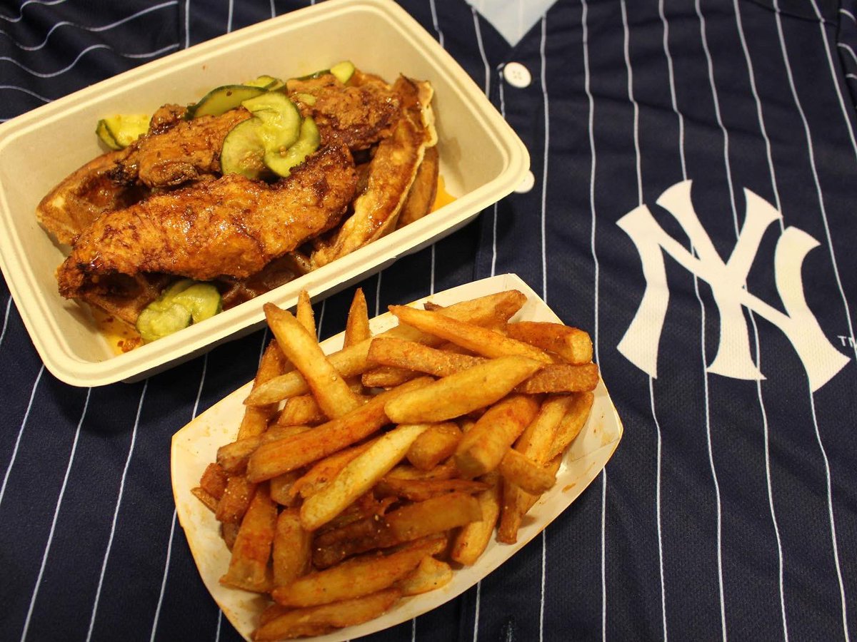 It's game night and (in our humble opinion) there’s only one place to get your game day eats… Meet us at Gate 2, Section 112. #streetbirdnyc #yankeestadium #mlb #baseball #nyyankees #friedchicken #chickenandwaffles #chickensandwich #yankeestadiyum